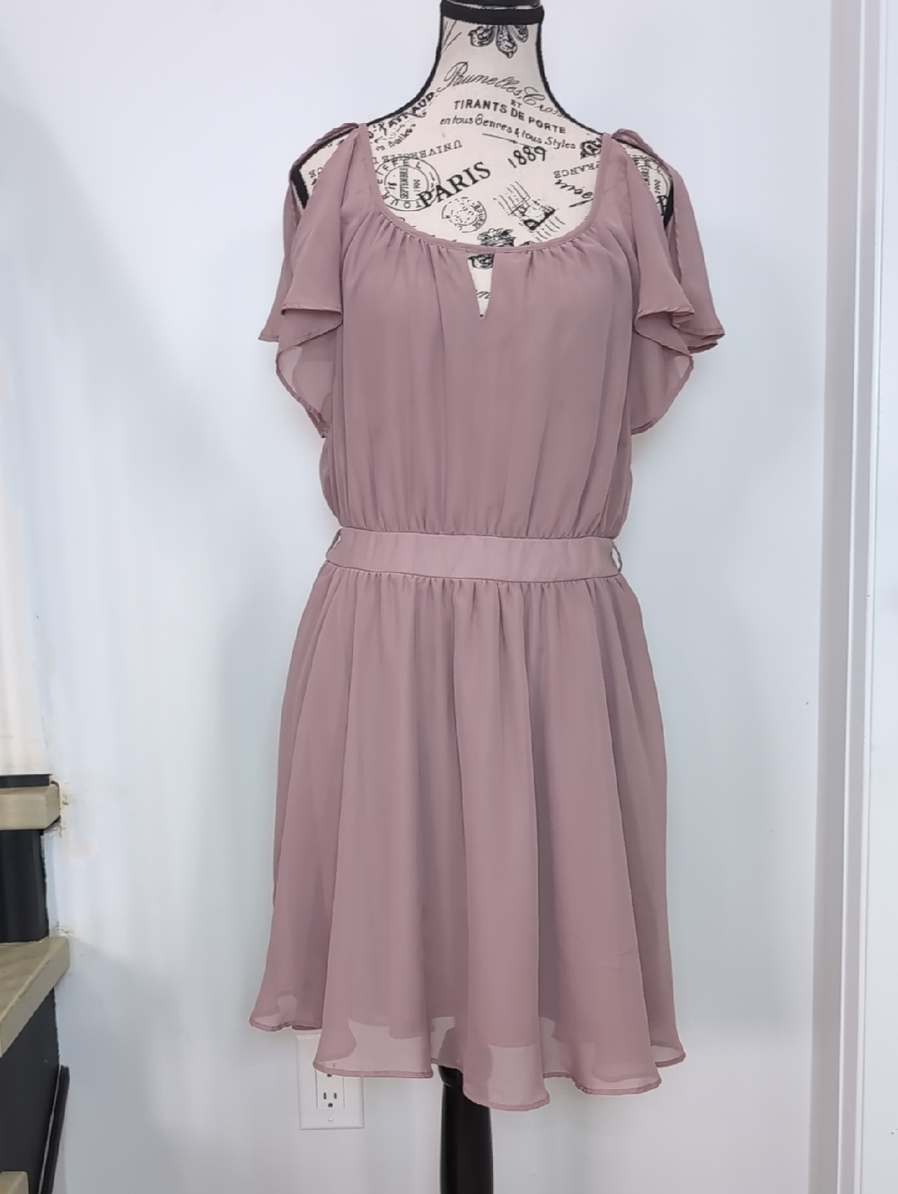 BAR III | Women's Mauve Cold-Shoulder Flutter Sleeve Chiffon Mini Dress
